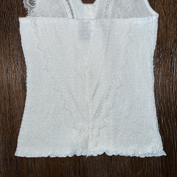 Daytrip Smocked top Size M - Picture 4 of 4